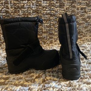 Northside children’s black snow boots